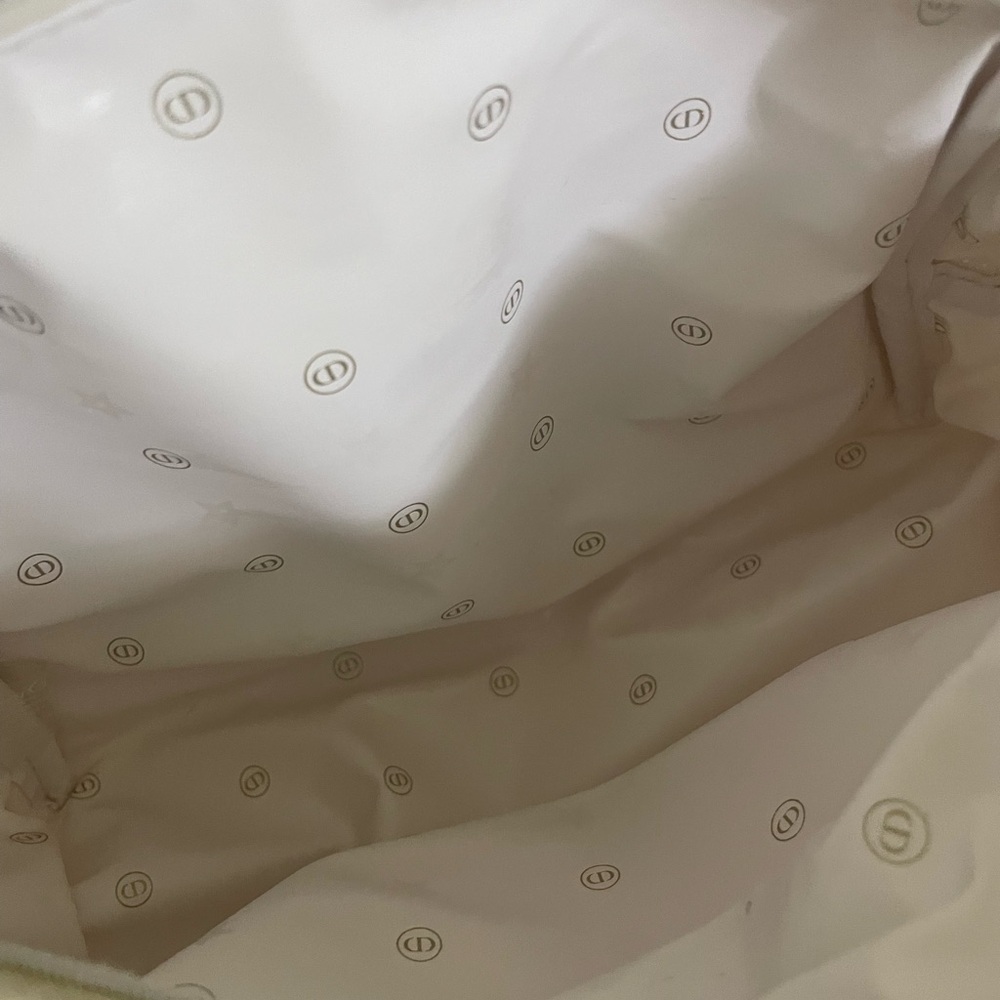 Dior makeup bag with shoulder strap - Picture 4 of 6